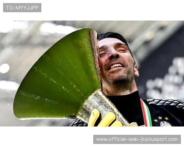 传奇门将退役仪式感人，球迷泪洒现场