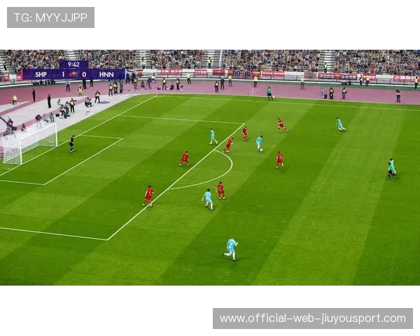 河南队古斯塔沃背身做墙，回做后跟进抽射破门